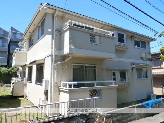 横浜市西区西戸部町２丁目のアパートの外観