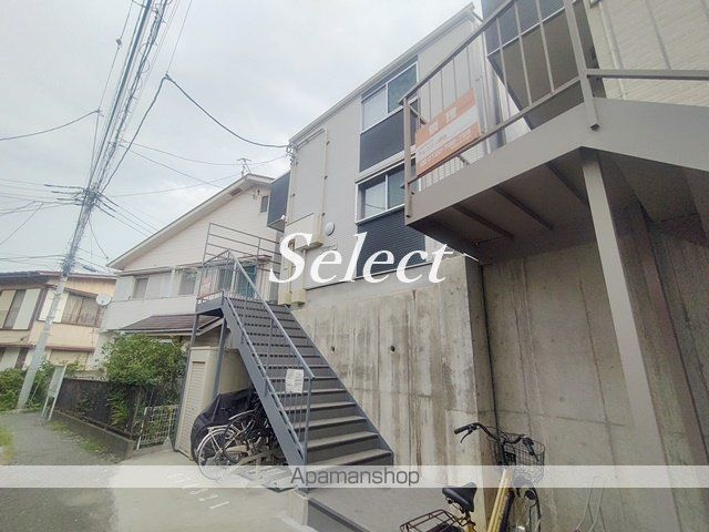 横浜市西区西戸部町２丁目のアパートの外観