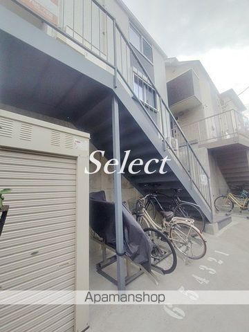 横浜市西区西戸部町２丁目のアパートの外観