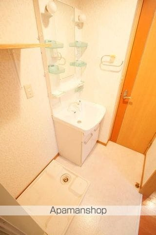 横浜市神奈川区高島台のアパートの内装