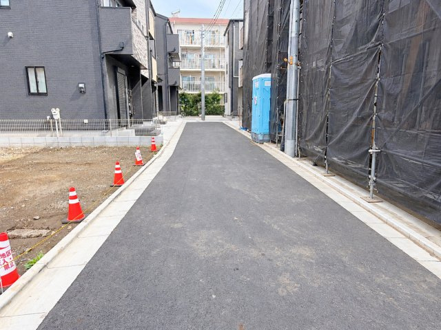ハートフルタウン さいたま市中央区新中里1の前面道路含む現地写真