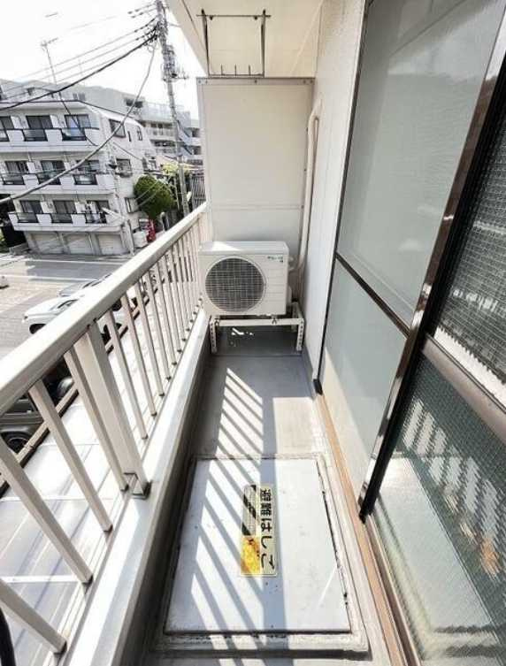 鎌伊ハイツ　礼金0　駒沢公園徒歩圏内　南東角部屋のバルコニー