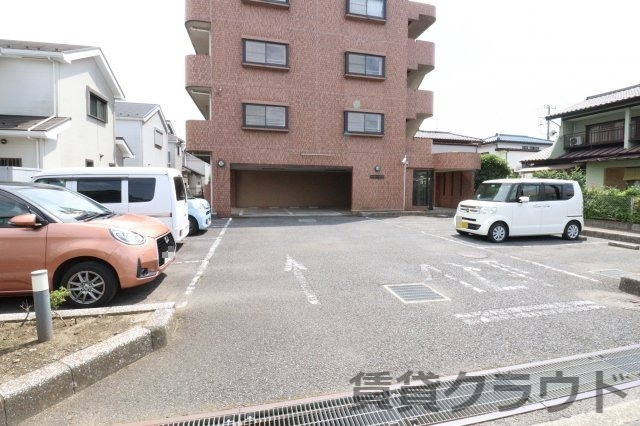 ノーブルナガシマの駐車場|駐車場に車を止められます
