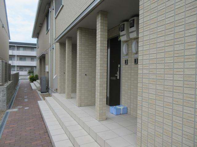 サニーDハウス芝町　イーストのエントランス