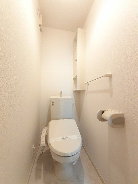 プリマヴェーラのトイレ|落ち着いた色調のトイレです