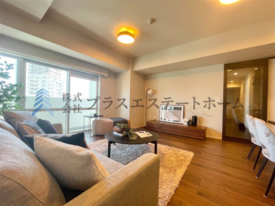 【居間・リビング】 | アスタ新長田タワーズコート2番館 | LDKは16.7帖確保♪リビング横にバルコニーが隣接しており、大きな窓からの採光で明るい空間です♪