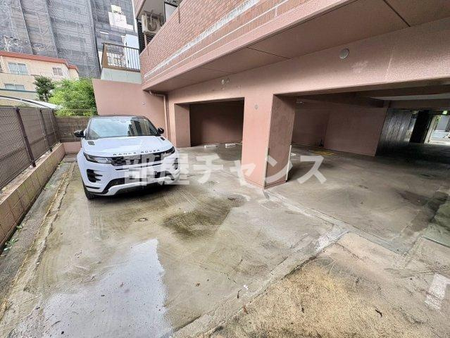 プロビデンス泉の駐車場