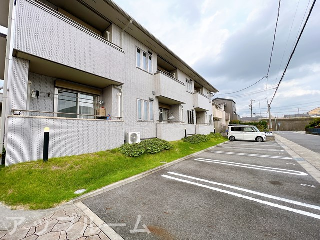 フィカーサ守山の駐車場