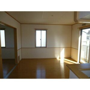 名古屋市守山区鳥羽見２丁目のアパートの居間・リビング