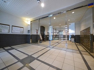 アールケープラザ新横浜Ⅲのエントランス