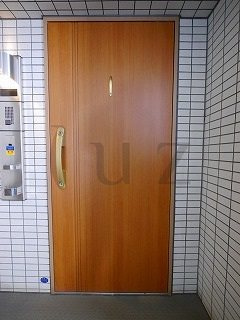 アールケープラザ新横浜Ⅲの玄関