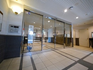 アールケープラザ新横浜Ⅲのエントランス