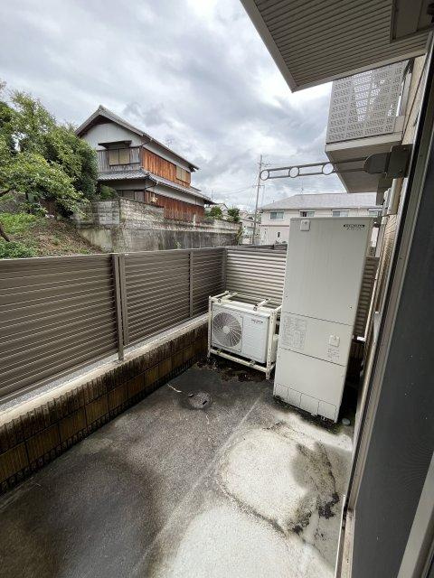 サニーDハウス芝町　イーストのバルコニー