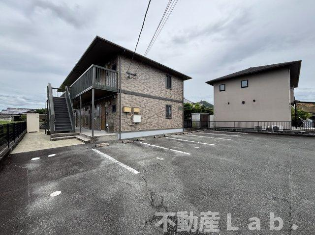 ヴィルヌーブ小川の駐車場