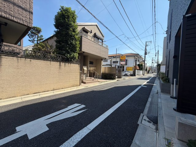 西片2丁目　戸建ての前面道路含む現地写真|2026.10.09撮影