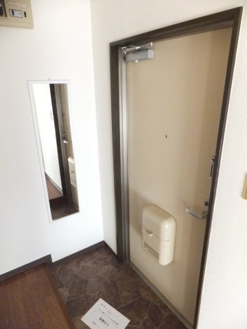 シュロス飯田Ⅱの玄関
