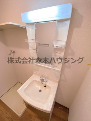 【独立洗面台】 | 　ヴィラコンフォートⅠ | 独立洗面台で身支度をすべて済ませてしまいましょう