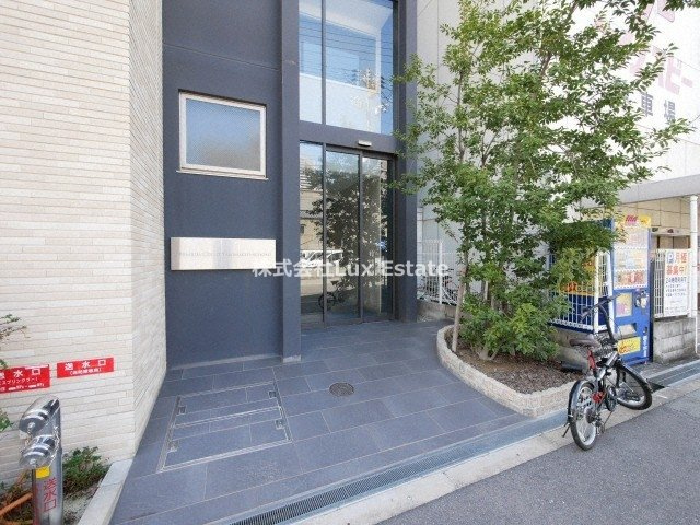 プレミアムコート谷町四丁目のエントランス