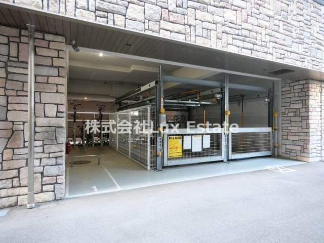 スプランディッド安土町の駐車場
