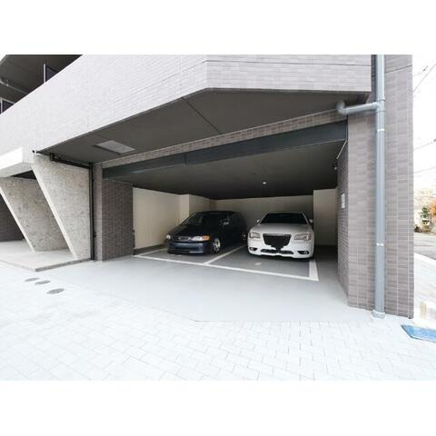 【駐車場】