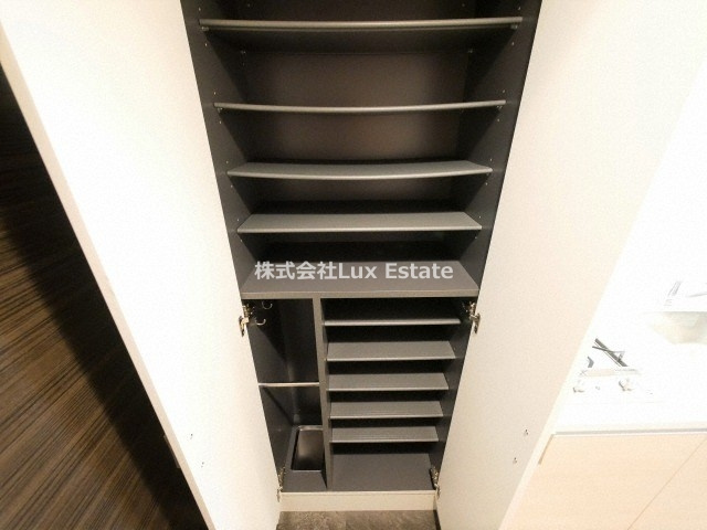 プレサンス松屋町駅前の収納