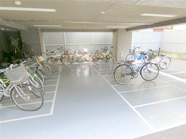 ルーブル大森伍番館のその他共用部分|屋根付き無料駐輪場