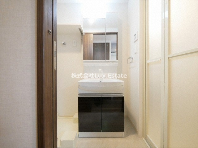 CAVANA本町の独立洗面台