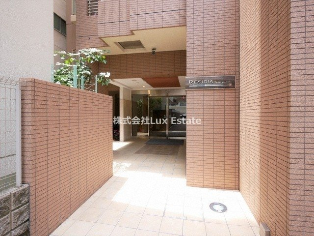 レジディア谷町のエントランス
