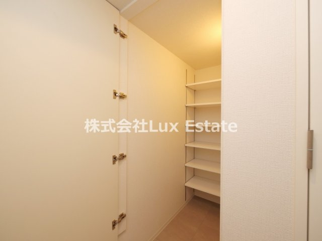 コンフォリア・リヴ大阪本町の収納