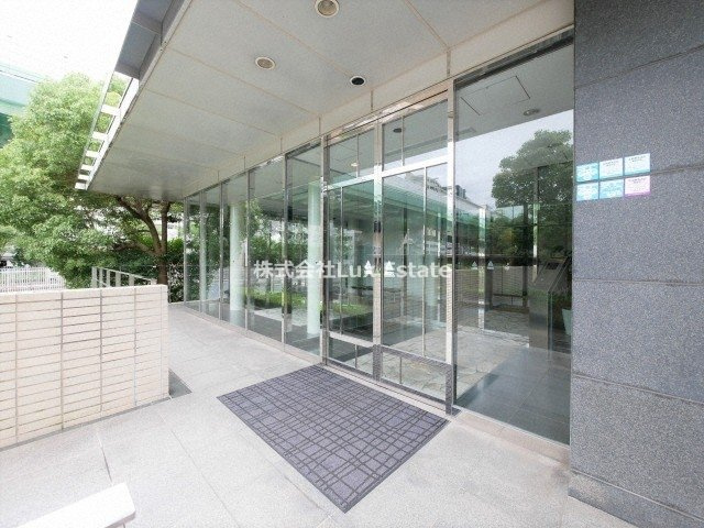 メゾン・ド・ヴィレ大阪城公園前のエントランス