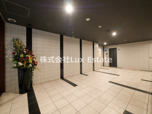 プライムアーバン御堂筋本町のロビー