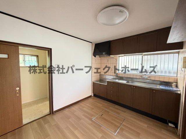 本町戸建　賃貸のキッチン|ダイニングキッチンとしてもお使いいただけます