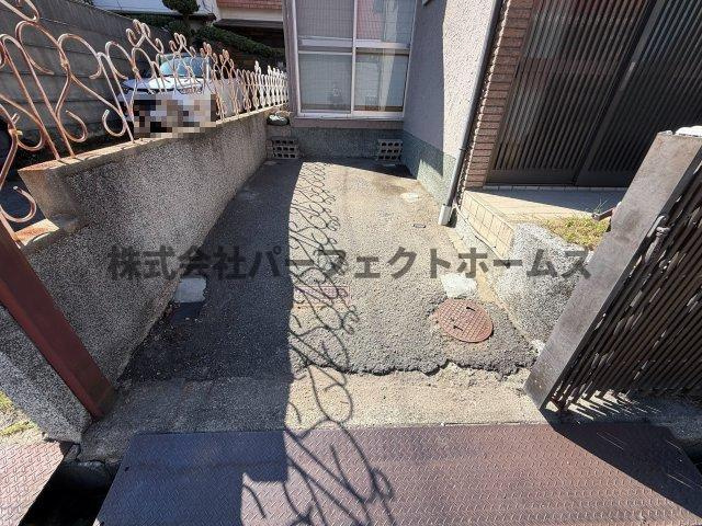 本町戸建　賃貸の駐車場|駐車場があります