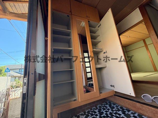 本町戸建　賃貸の収納|シューズボックスです