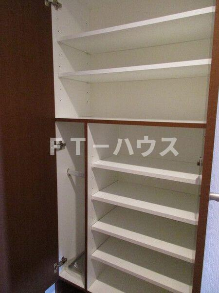 Ｓ−ＦＯＲＴ船橋塚田の収納