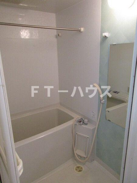 Ｓ−ＦＯＲＴ船橋塚田の浴室