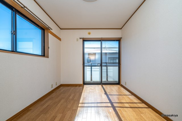 北長池戸建の洋室