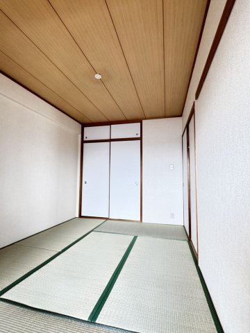 アレフ長吉の内装