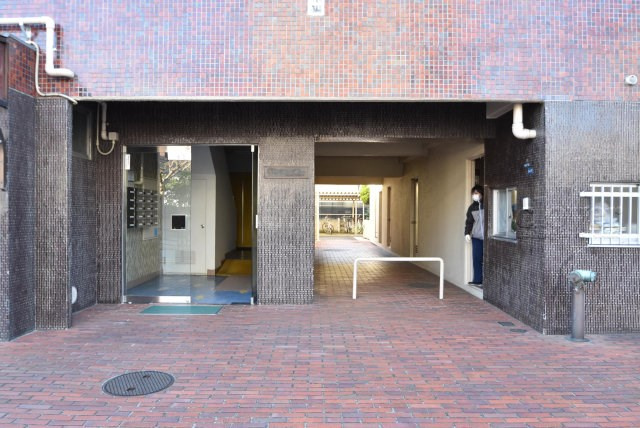 【エントランス】 | 徳丸サンパワー | マンションの「顔」ともいうべきエントランス部分です。～即日のご見学可能～　お問合せはお気軽に。