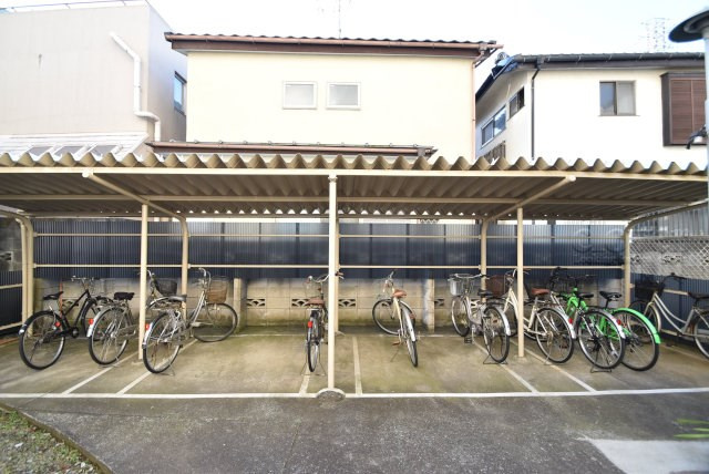 【駐輪場】 | 徳丸サンパワー | 駐輪場スペース。空きの有無などは、個別にお問合せください。～即日のご見学可能～　お問合せはお気軽に。