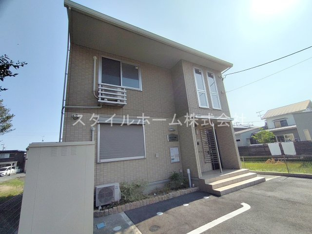 シャルマン野路の外観