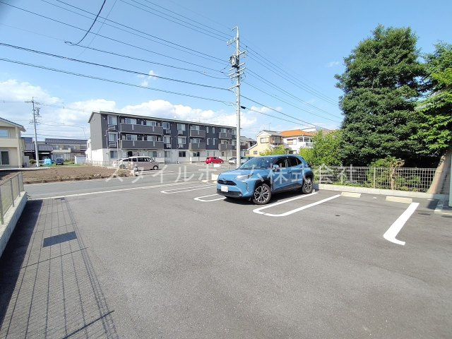 シャルマン野路の駐車場