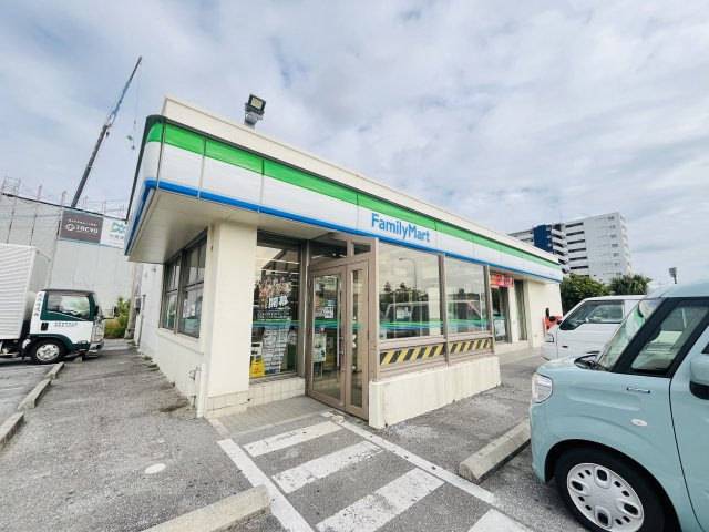 沖縄市与儀３丁目のアパートの周辺