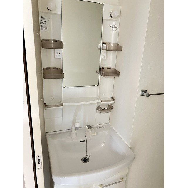 芦屋市松ノ内町の賃貸マンションの洗面所