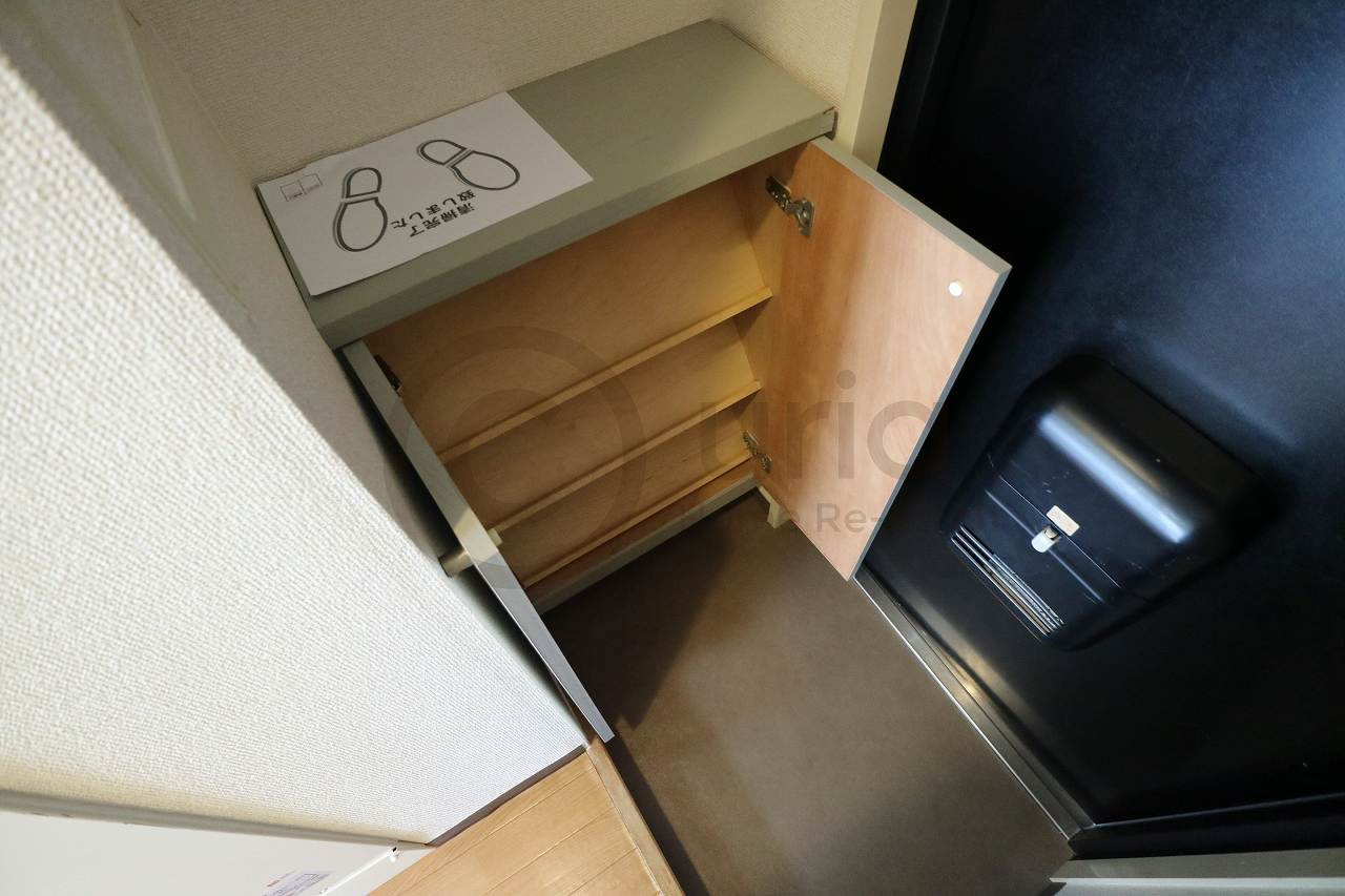 神戸市灘区楠丘町６丁目の賃貸マンションの玄関