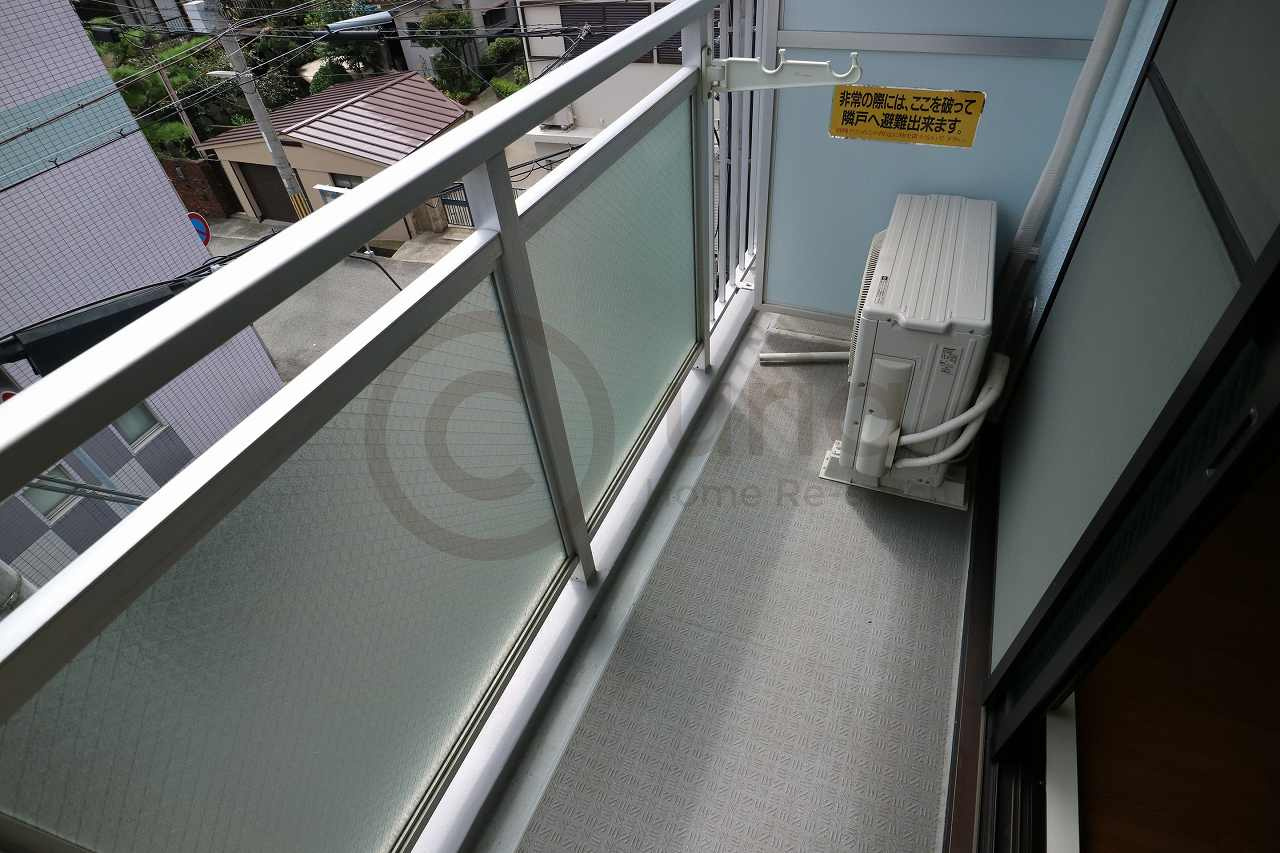 神戸市灘区楠丘町６丁目の賃貸マンションのバルコニー