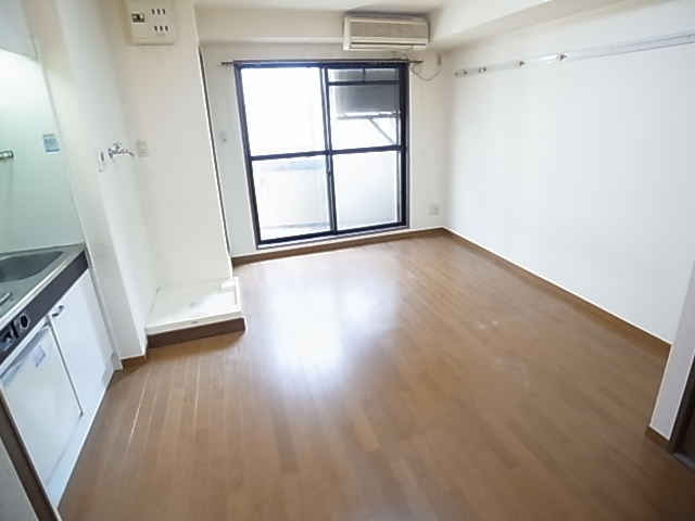 神戸市東灘区御影中町１丁目の賃貸マンションの居間・リビング