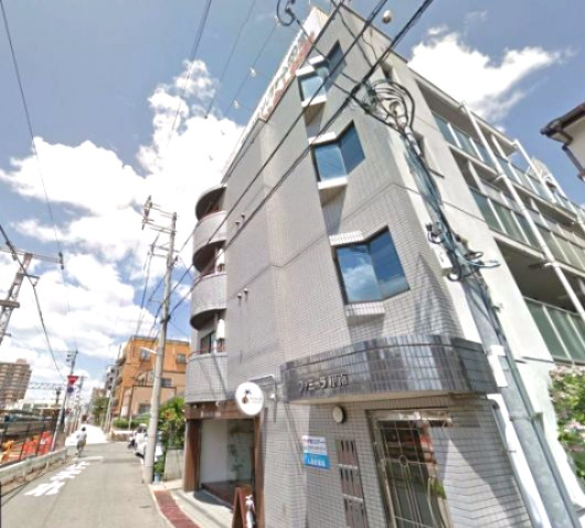 ファミーラ甲南　の外観