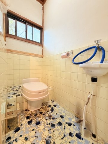鉾田市借宿中古戸建のトイレ