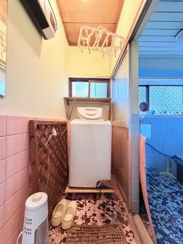 鉾田市借宿中古戸建の脱衣所